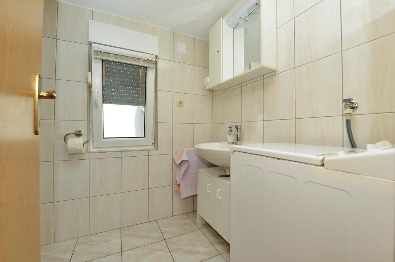 Apartment Nada Vir Esterno foto